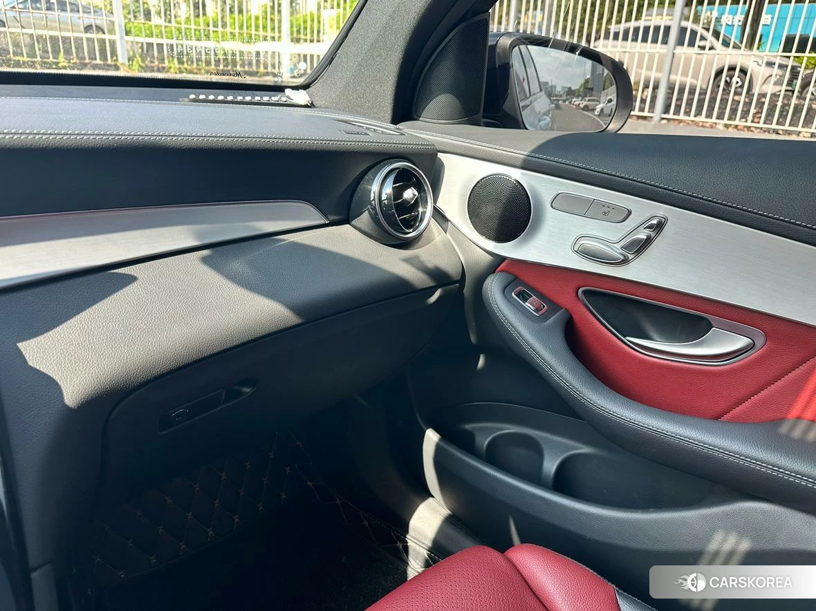 Mercedes-Benz GLC 2021 Белый из Китая, фото 6