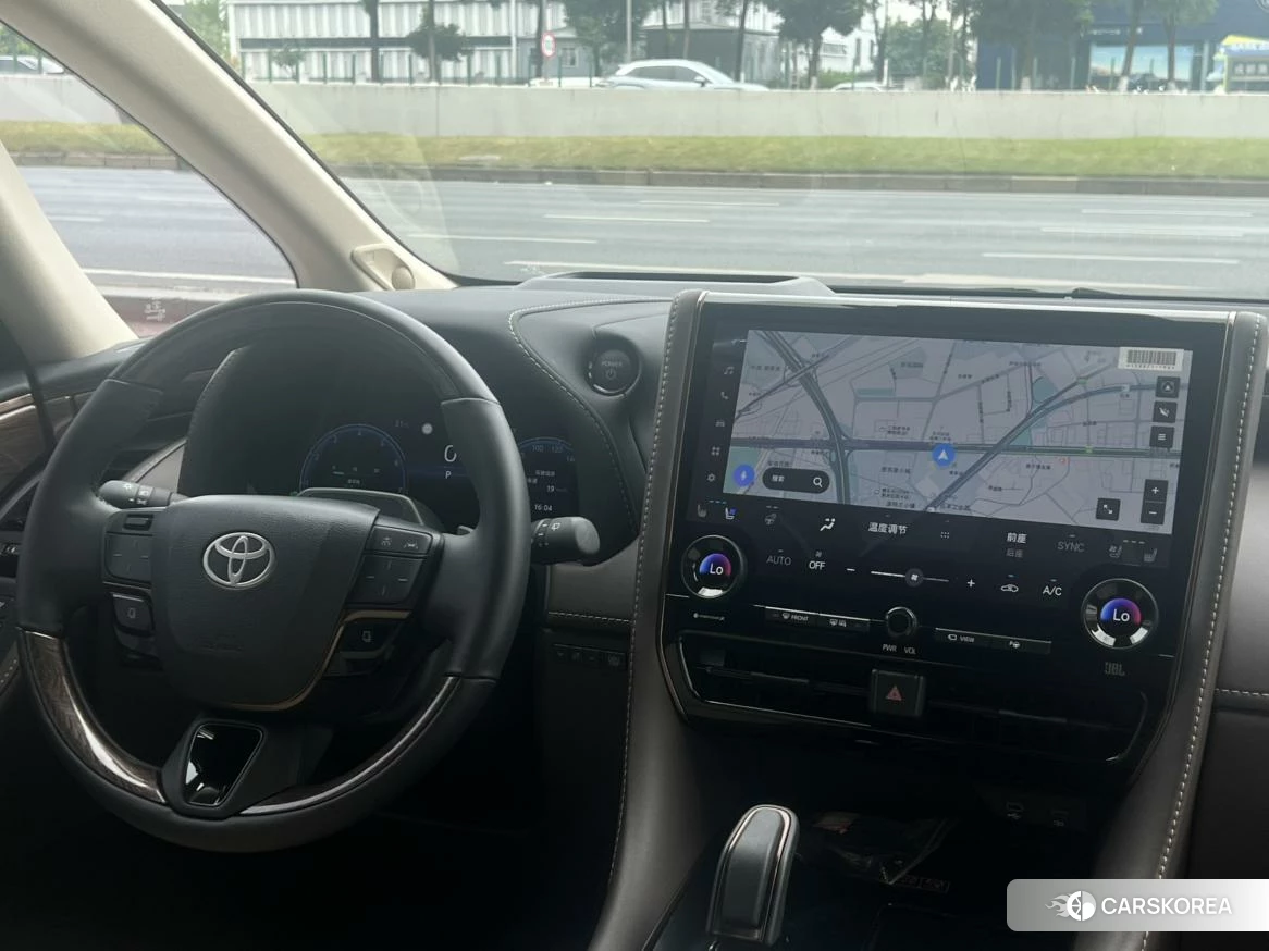 Toyota Alphard 2023 Белый из Китая, фото 6