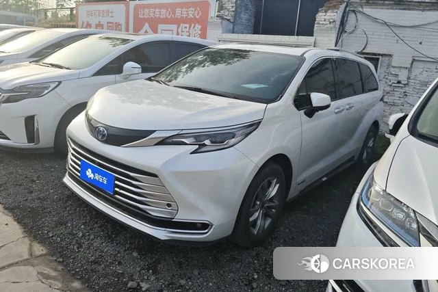 Toyota Sienna 2022 Белый из Китая, фото 6