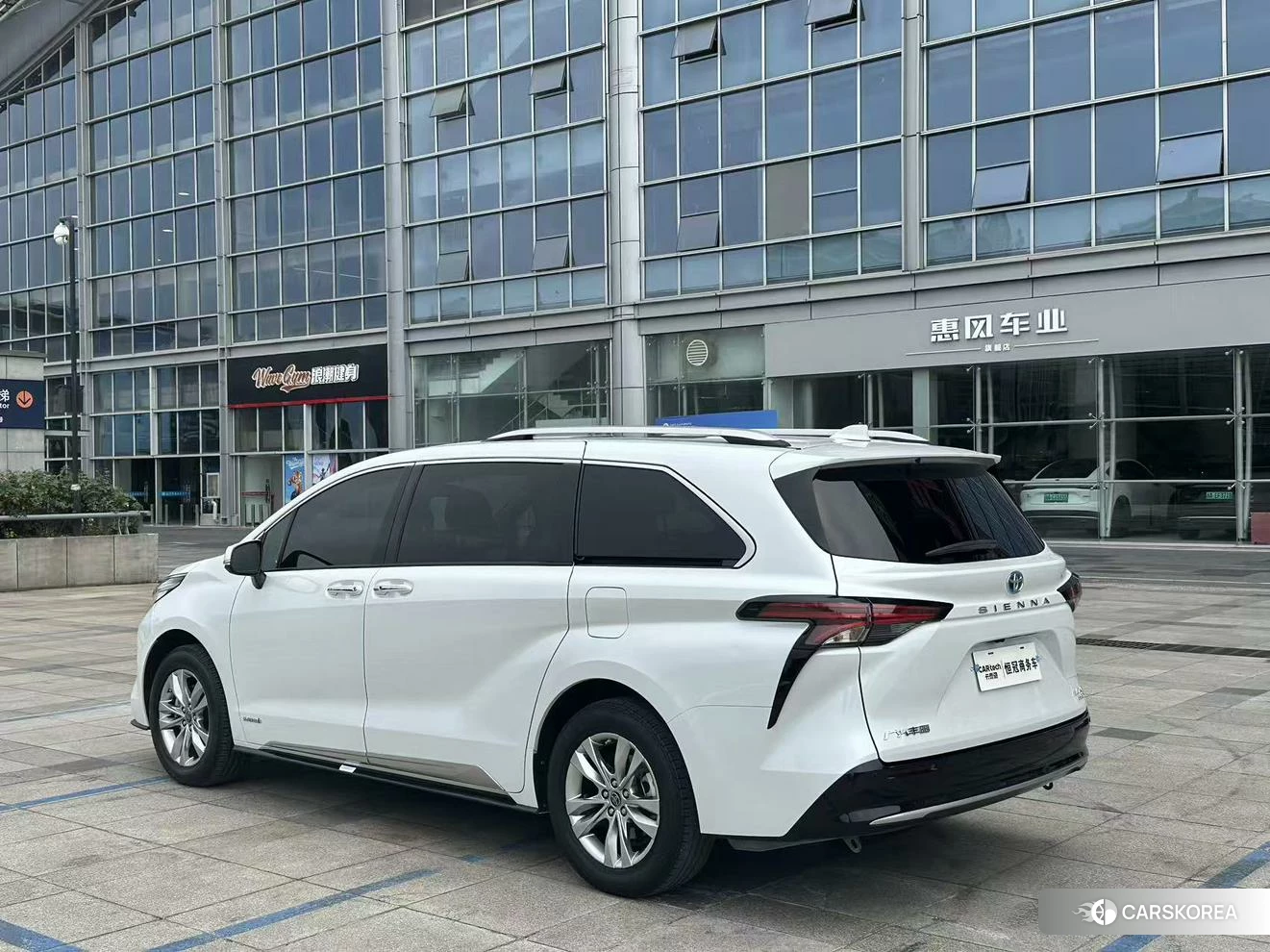 Toyota Sienna 2021 Белый из Китая, фото 6