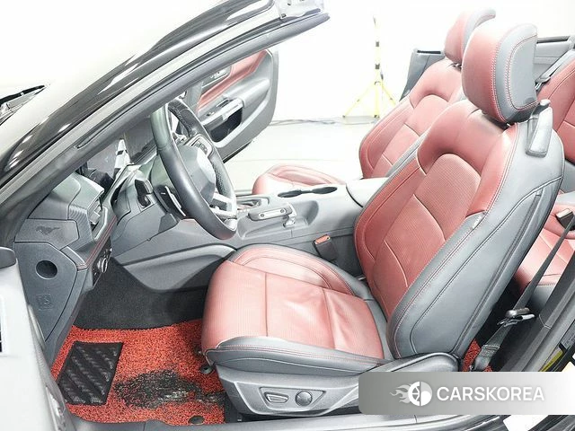 Ford Mustang 7th Generation 2025 Черный из Кореи, фото 6