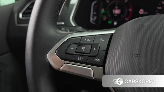 Volkswagen Tiguan second Generation 2021 Белый из Кореи, фото 6