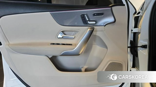 Mercedes-Benz A-Class W177 2024 Белый из Кореи, фото 6