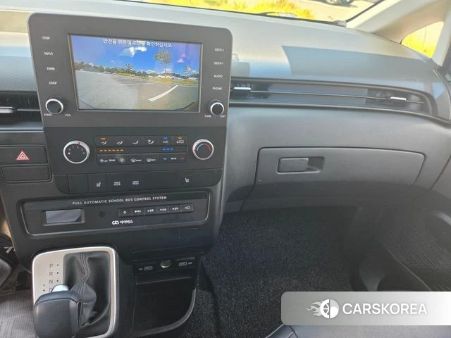 Hyundai Staria 2022 Желтый из Кореи, фото 6