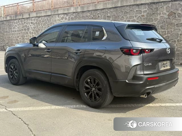 Mazda CX-50 2024 Темно-серый из Китая, фото 6