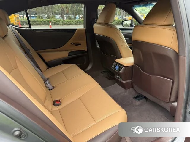 Lexus ES 2021 Темно-серый из Китая, фото 6