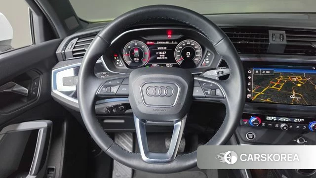 Audi Q3 (F3) 2023 Белый из Кореи, фото 6