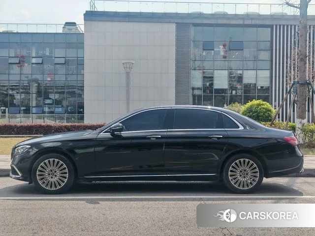 Mercedes-Benz E-Class 2023 Черный из Китая, фото 6