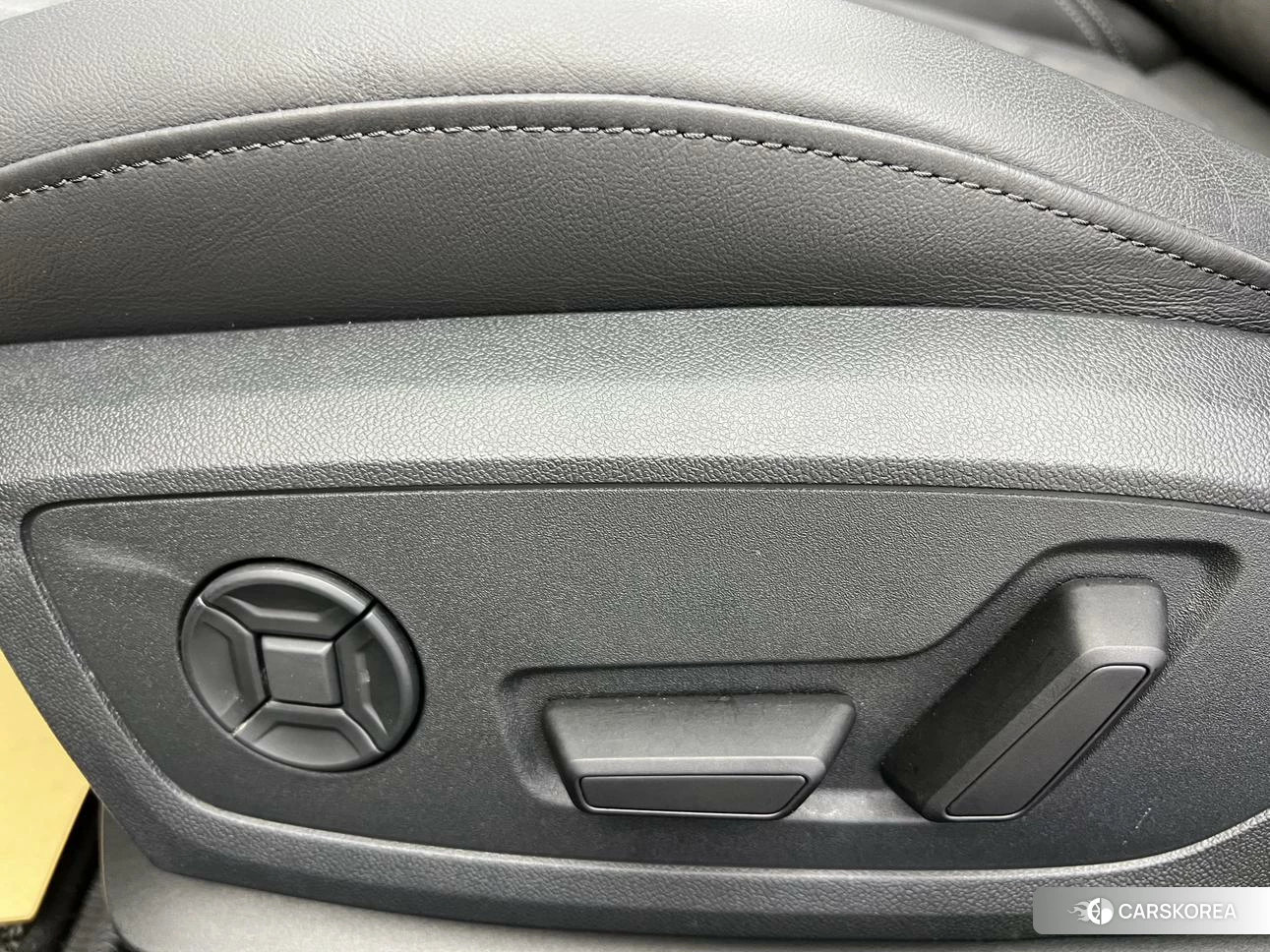 Audi A6 2023 Черный из Китая, фото 6