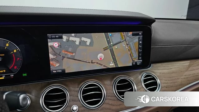 Mercedes-Benz E-Class W213 2018 Черный из Кореи, фото 6