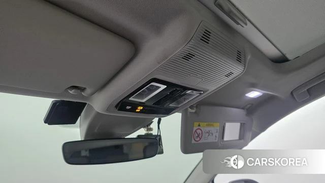 Volkswagen Golf 8th Generation 2023 Белый из Кореи, фото 6