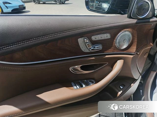 Mercedes-Benz E-Class 2021 Черный из Китая, фото 6