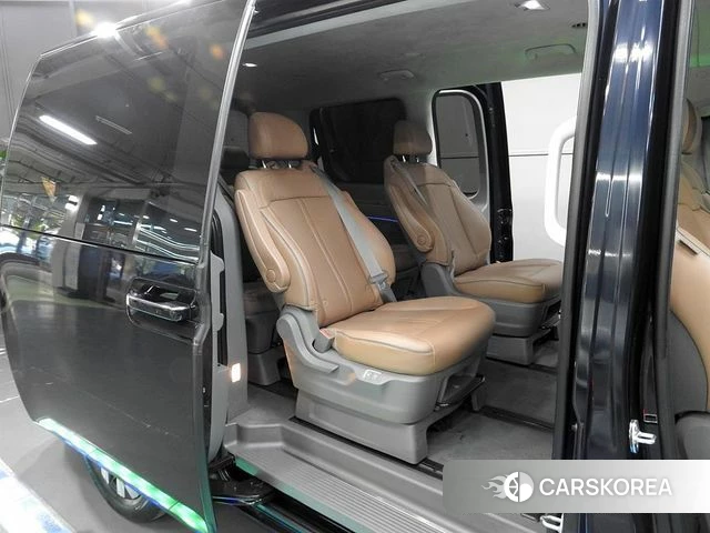 Hyundai Staria 2023 Черный из Кореи, фото 6