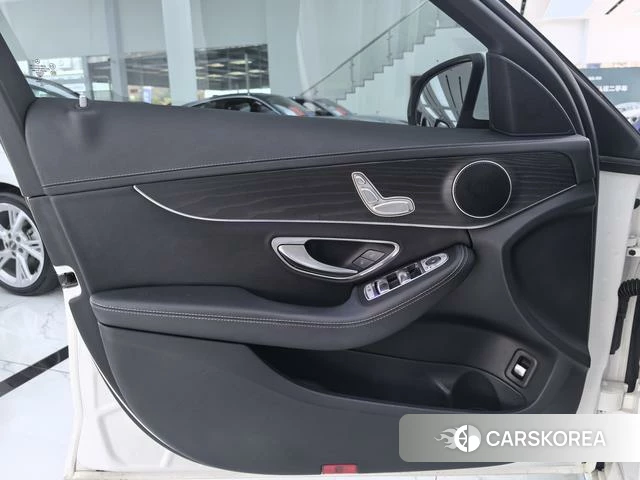 Mercedes-Benz C-class 2021 Белый из Китая, фото 6