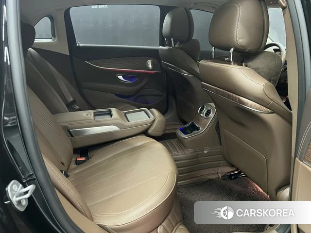 Mercedes-Benz E-Class 2023 Черный из Китая, фото 6