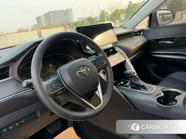 Toyota Harrier 2023 Черный из Китая, фото 6