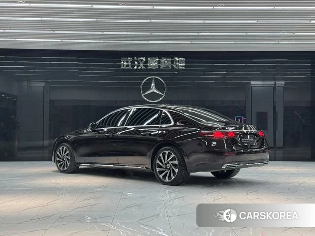 Mercedes-Benz E-Class 2024 Черный из Китая, фото 6
