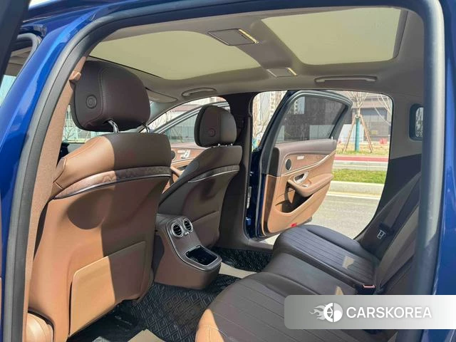 Mercedes-Benz E-Class 2021 Черный из Китая, фото 6