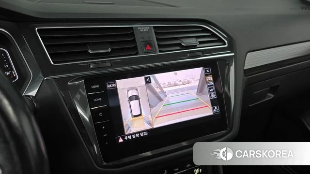 Volkswagen Tiguan Allspace 2023 Белый из Кореи, фото 6