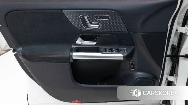 Mercedes-Benz GLA - Class H247 2025 Белый из Кореи, фото 6