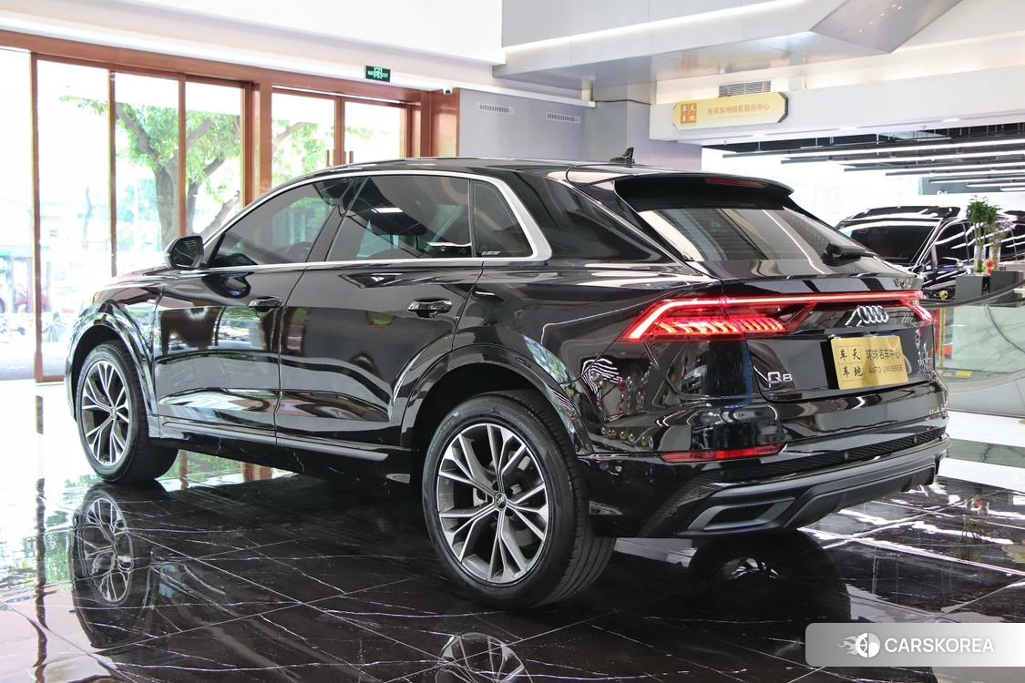 Audi Q8 2021 Черный из Китая, фото 6