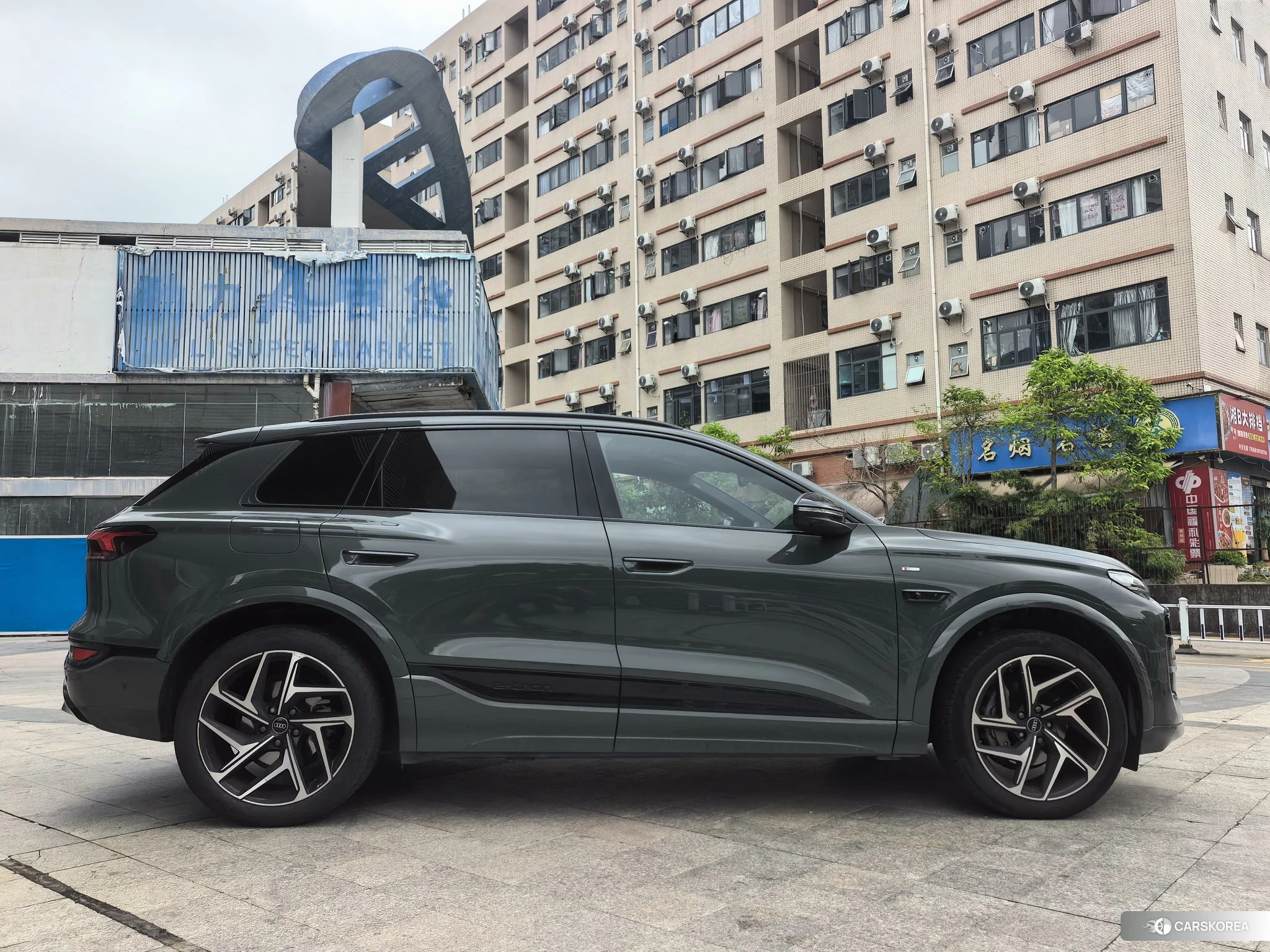 Audi Q6L 2025 Зеленый из Китая, фото 6