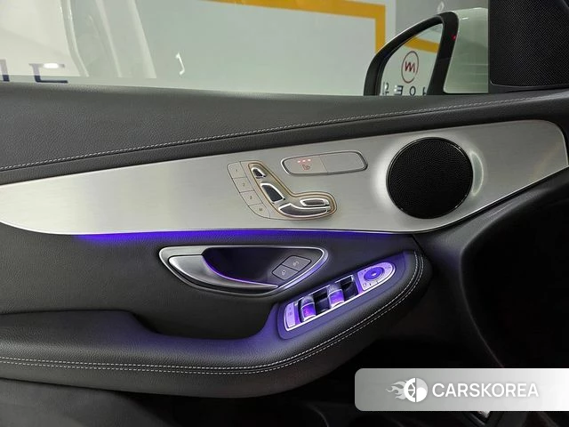 Mercedes-Benz GLC-Class X253 2021 Белый из Кореи, фото 6