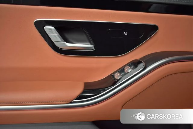 Mercedes-Benz S-Class 2023 Черный из Китая, фото 6