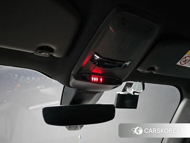 Peugeot e-2008 second generation 2023 Белый из Кореи, фото 6