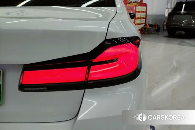 BMW 5 series PHEV 2022 Белый из Китая, фото 6