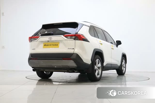 Toyota RAV4 2022 Белый из Китая, фото 6