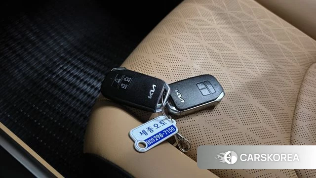 Kia Carnival 4th generation 2023 Серебристо-серый из Кореи, фото 6