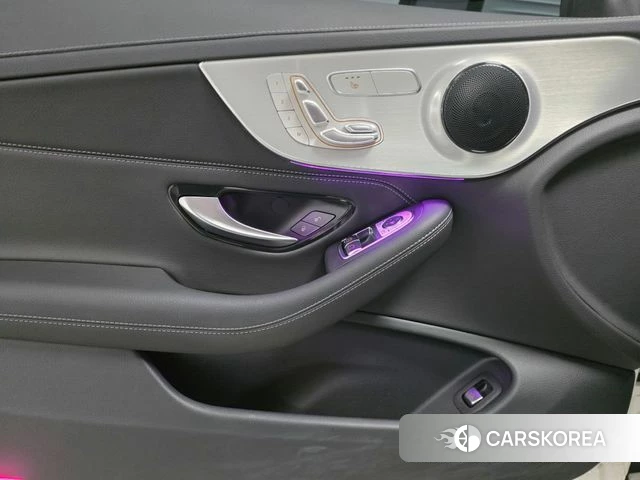Mercedes-Benz C-Class W205 2023 Белый из Кореи, фото 6