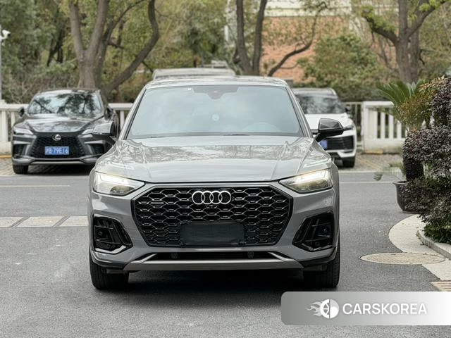 Audi Q5L 2021 Серебристо-серый из Китая, фото 6