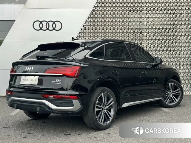 Audi Q5L 2021 Черный из Китая, фото 6
