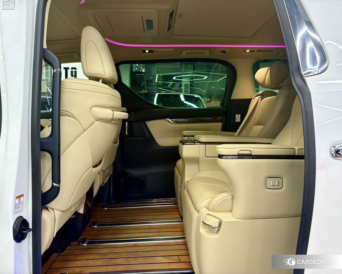 Toyota Vellfire 2021 Белый из Китая, фото 6