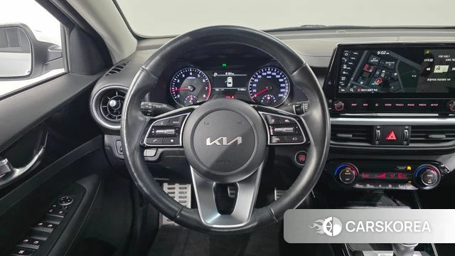 Kia The New K3 2nd generation 2023 Белый из Кореи, фото 6