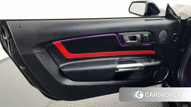 Ford Mustang 2019 Черный из Кореи, фото 6