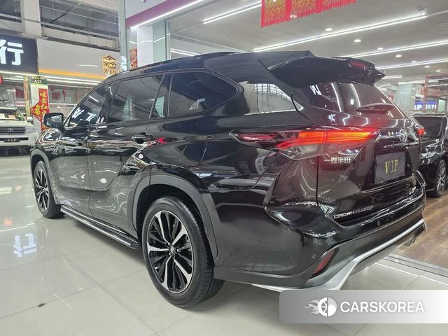 Toyota Crown 2024 Черный из Китая, фото 6