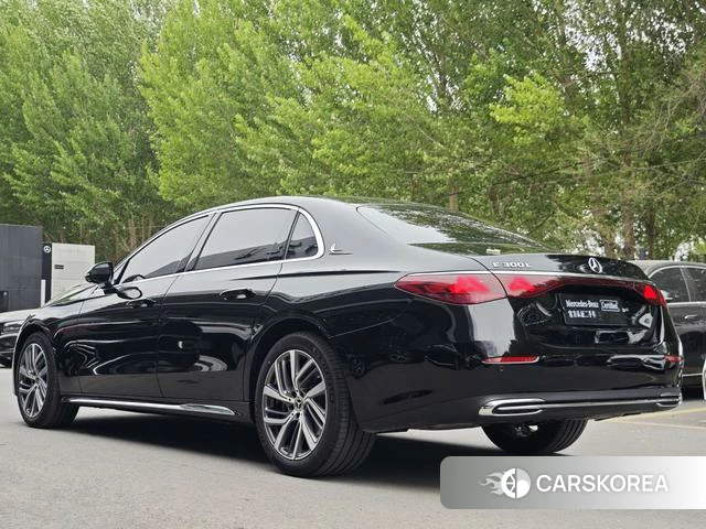 Mercedes-Benz E-Class 2025 Черный из Китая, фото 6