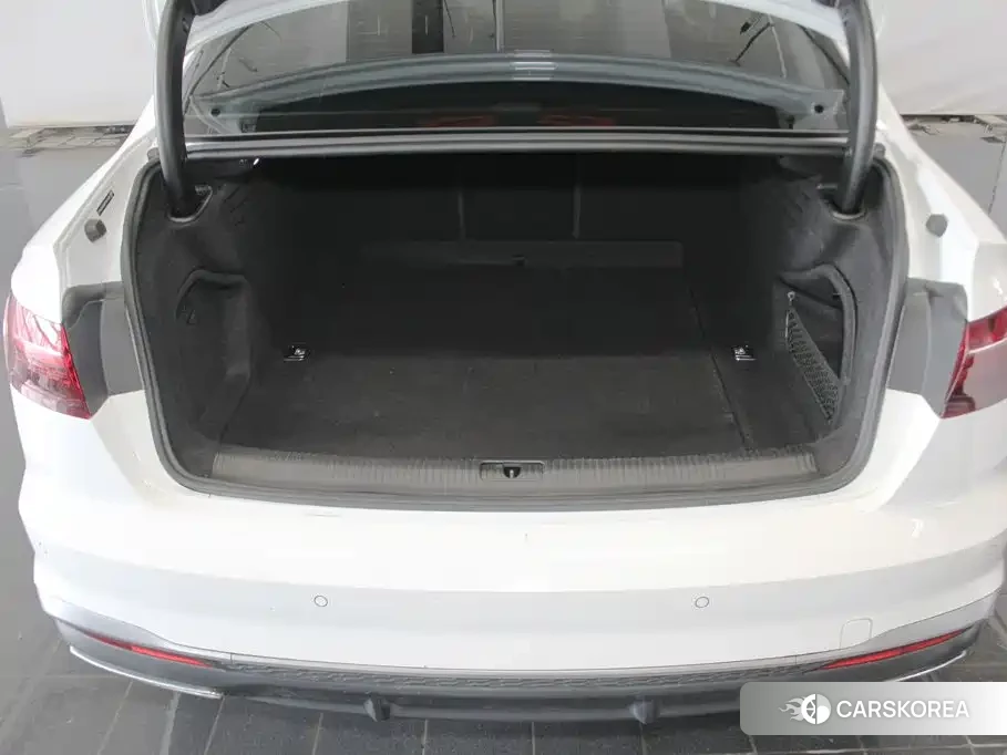 Audi A4L 2024 Белый из Китая, фото 6