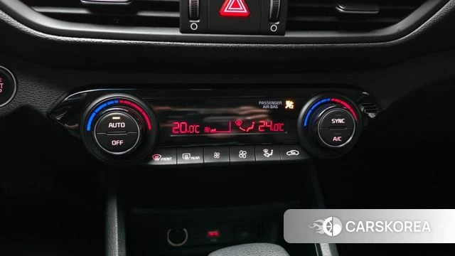 Kia The New K3 2nd generation 2021 Белый из Кореи, фото 6