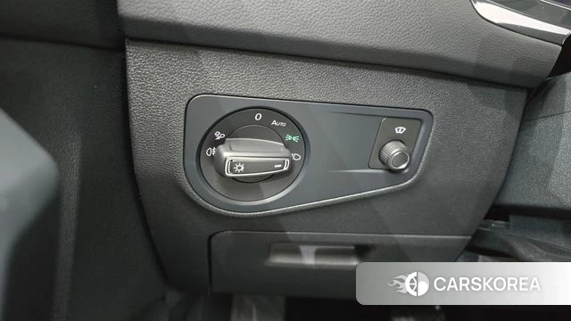 Volkswagen Tiguan second Generation 2022 Белый из Кореи, фото 6