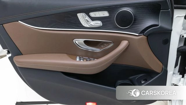 Mercedes-Benz E-Class W213 2023 Белый из Кореи, фото 6