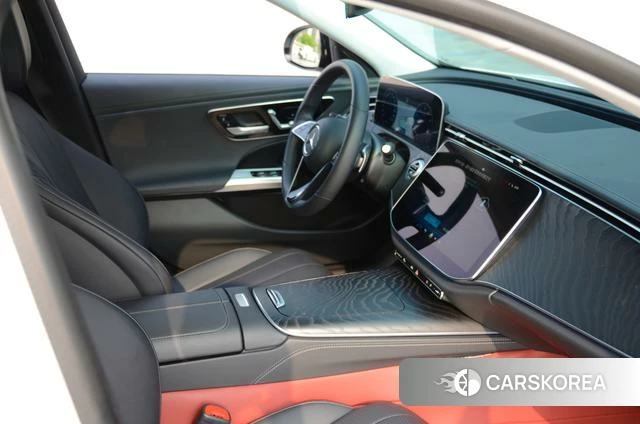 Mercedes-Benz E-Class 2024 Белый из Китая, фото 6