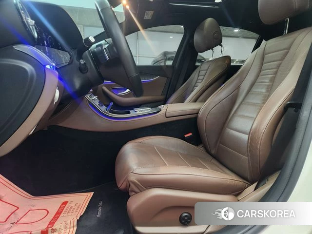 Mercedes-Benz E-Class W213 2022 Белый из Кореи, фото 6
