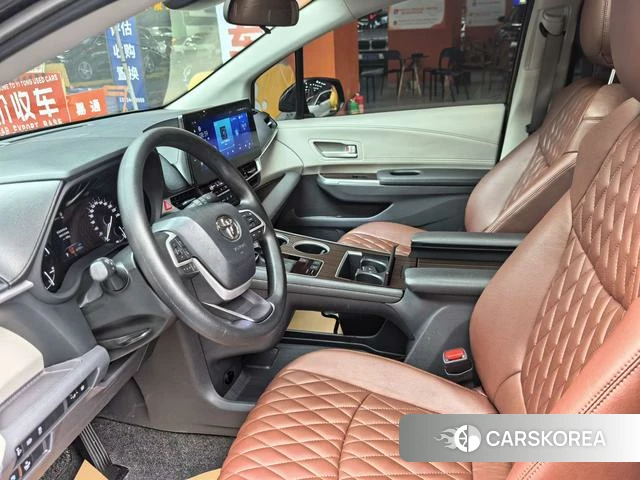 Toyota Sienna 2022 Черный из Китая, фото 6