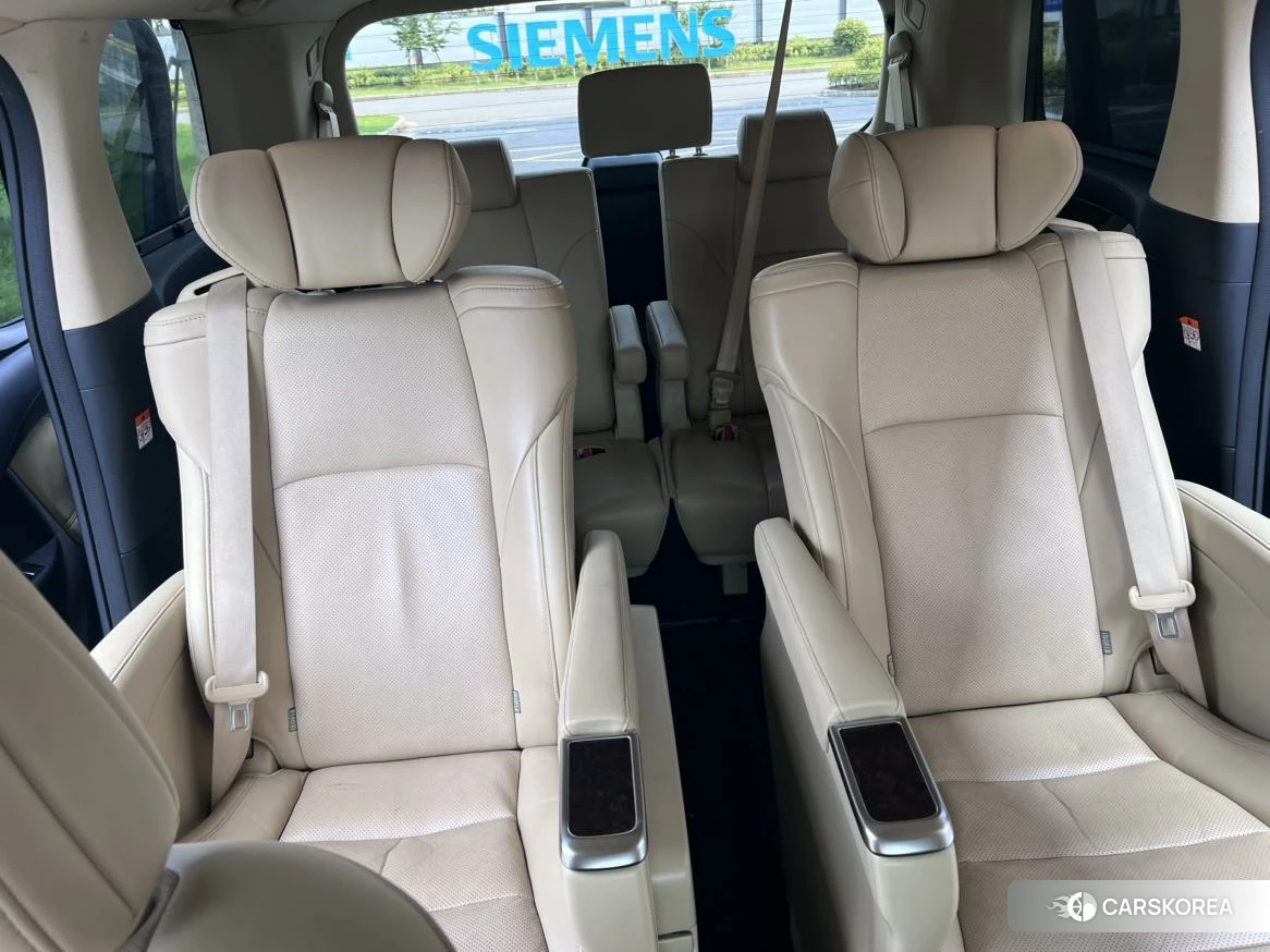 Toyota Alphard 2021 Черный из Китая, фото 6