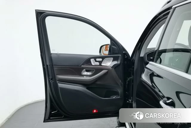 Mercedes-Benz GLS 2023 Черный из Китая, фото 6