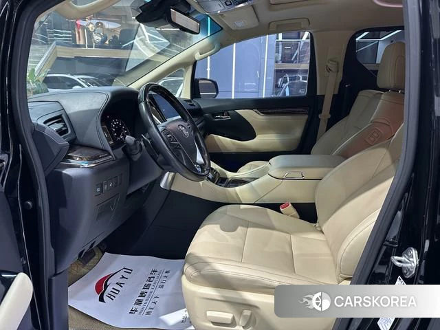 Toyota Alphard 2023 Черный из Китая, фото 6